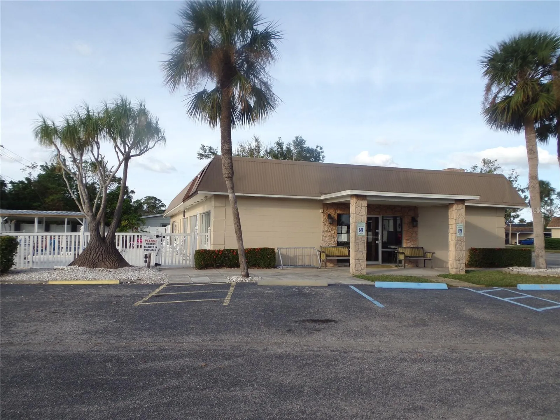 670 Park Circle Bradenton FL 34207