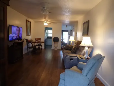 670 Park Circle Bradenton FL 34207
