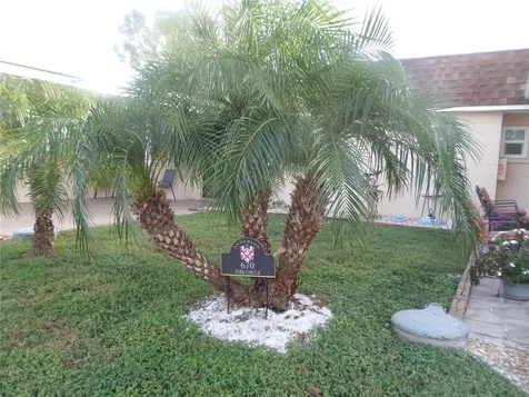 670 Park Circle Bradenton FL 34207