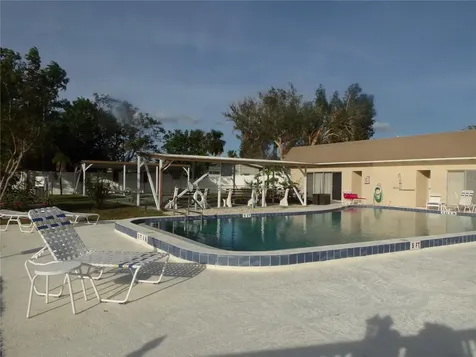 670 Park Circle Bradenton FL 34207