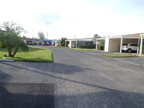 670 Park Circle Bradenton FL 34207