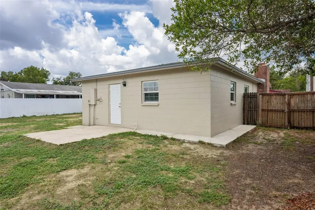 8303 Temple Park Drive Tampa FL 33637