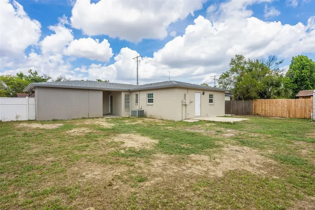 8303 Temple Park Drive Tampa FL 33637