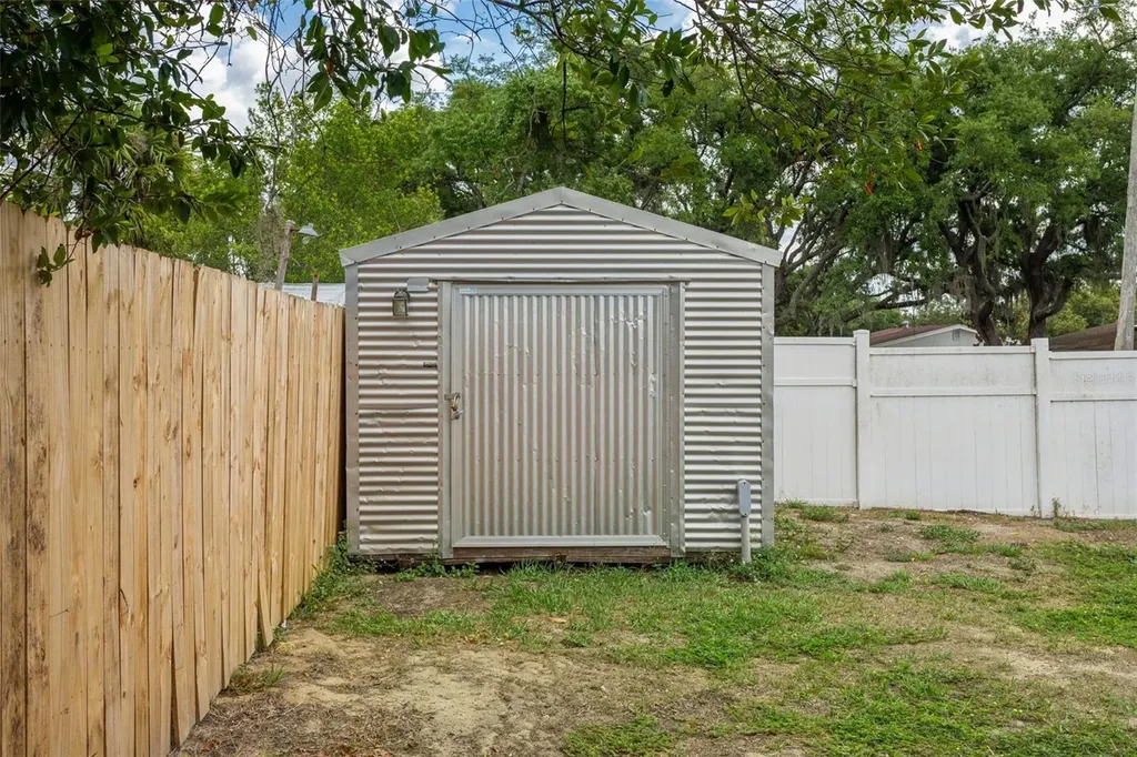 8303 Temple Park Drive Tampa FL 33637