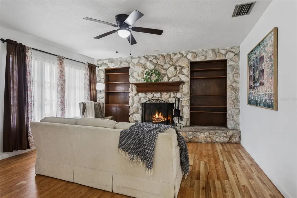 8303 Temple Park Drive Tampa FL 33637