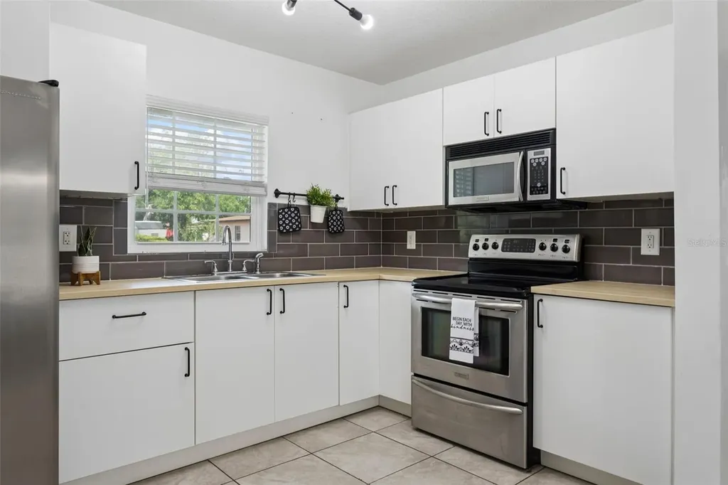 8303 Temple Park Drive Tampa FL 33637