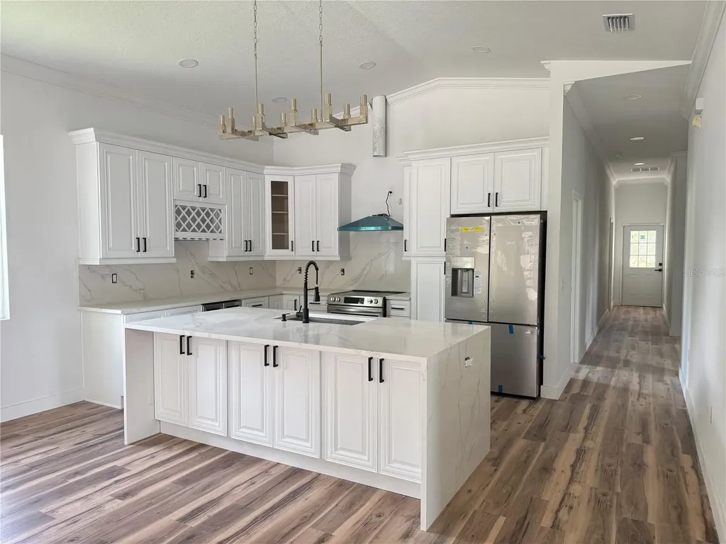 611 Elm Street Safety Harbor FL 34695