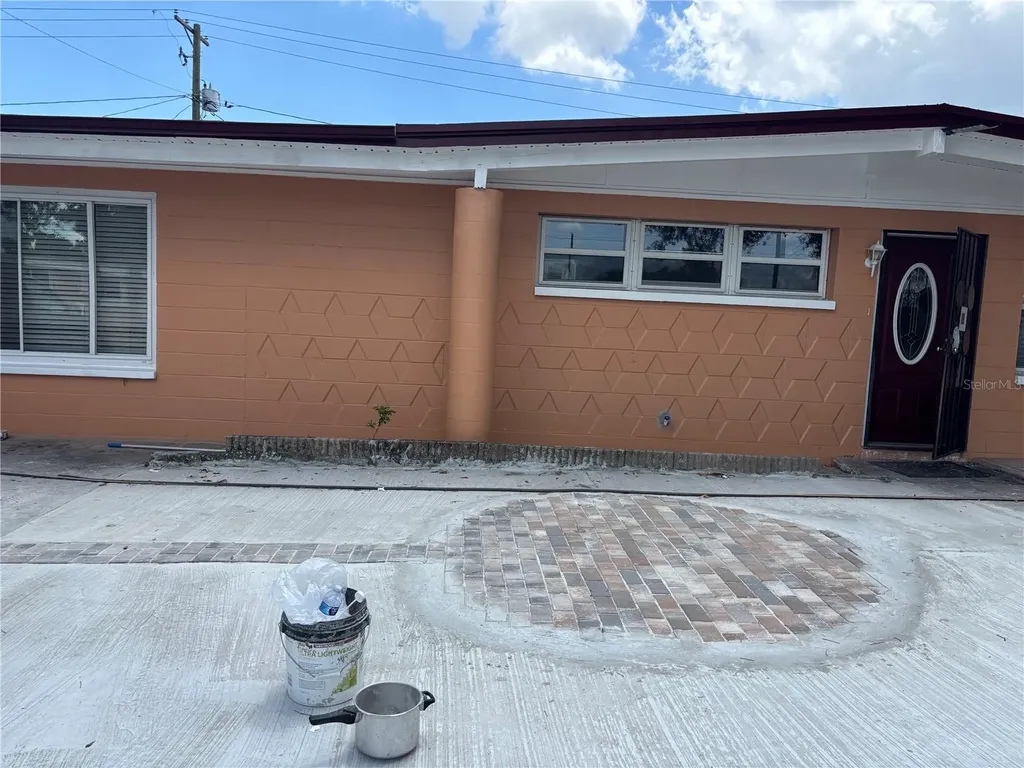 1320 Larsen Lane Tampa FL 33619