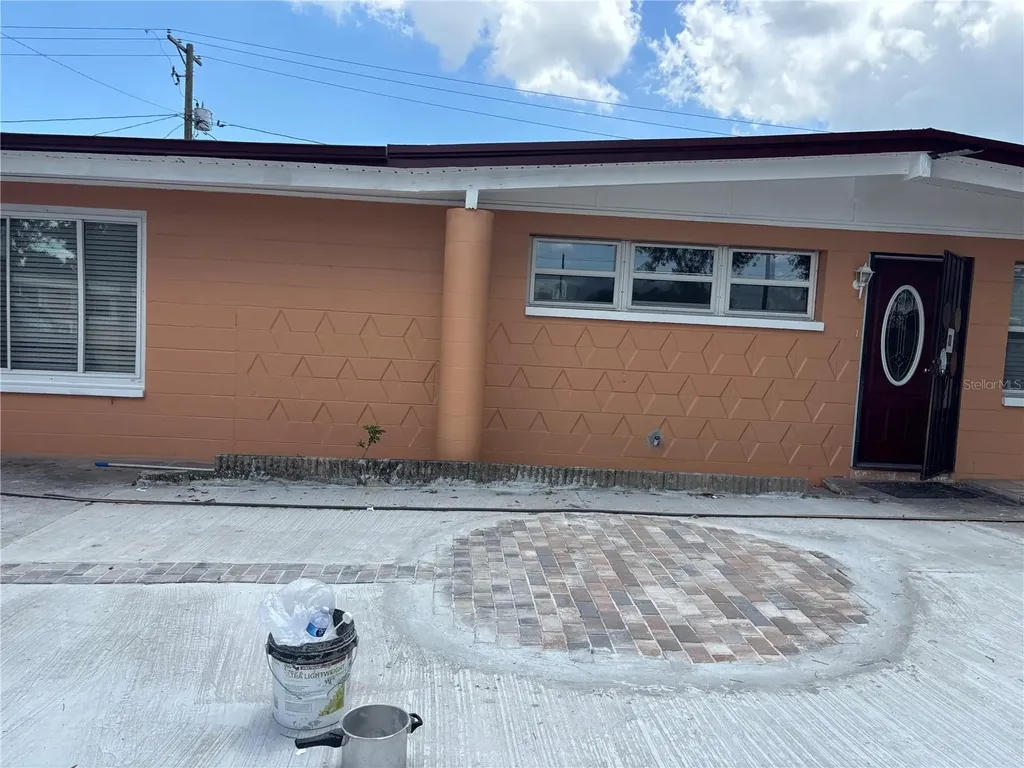 1320 Larsen Lane Tampa FL 33619