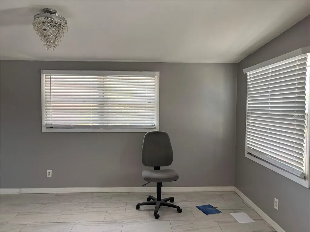 1320 Larsen Lane Tampa FL 33619