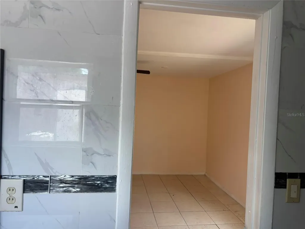 1320 Larsen Lane Tampa FL 33619