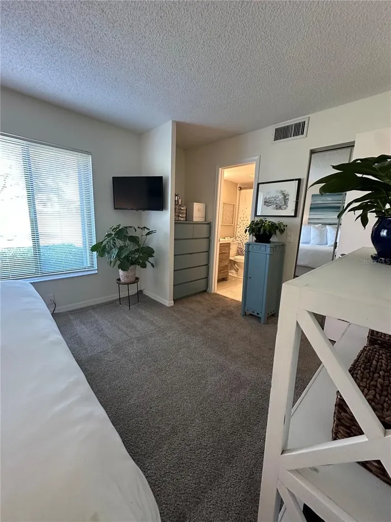 6104 Palma Del Mar Boulevard S St Petersburg FL 33715
