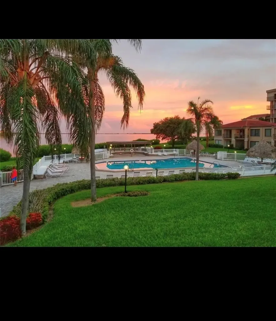 6104 Palma Del Mar Boulevard S St Petersburg FL 33715