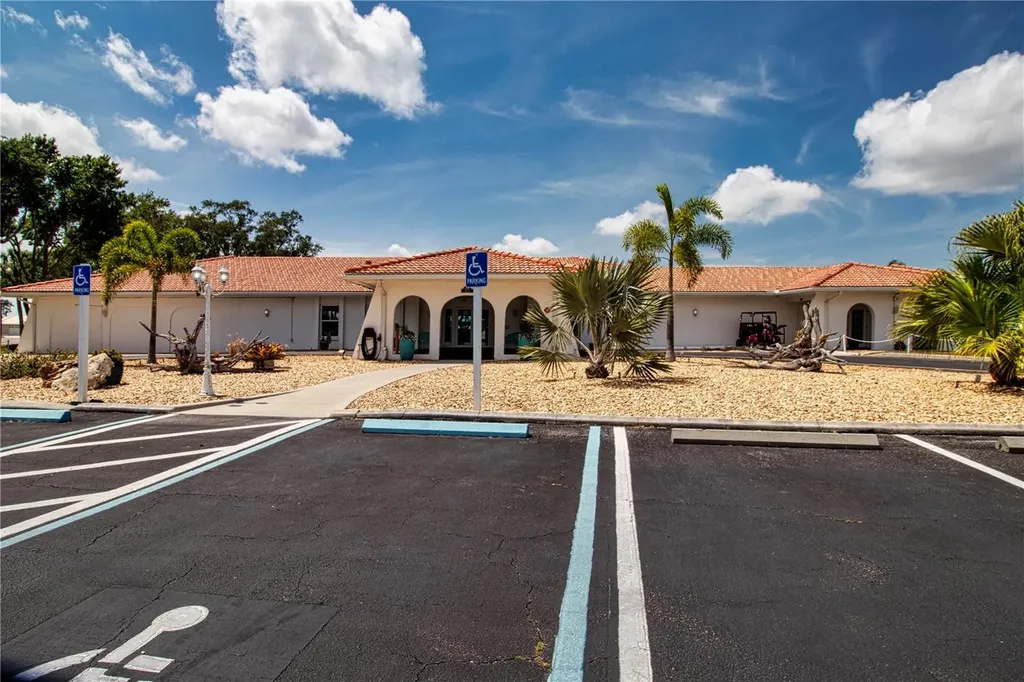 4405 Lakewood Avenue Bradenton FL 34208