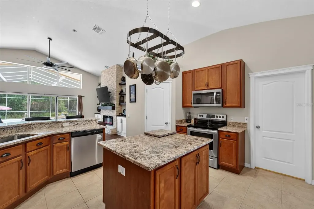 6006 Shearwater Lane Lithia FL 33547