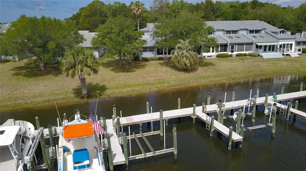 11040 W Cove Harbor Drive Crystal River FL 34428