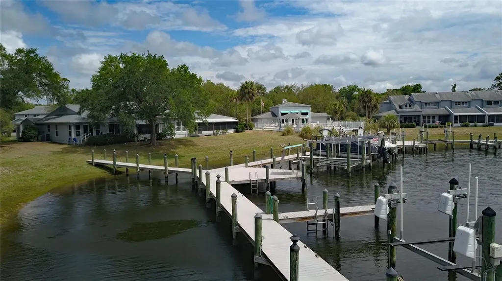 11040 W Cove Harbor Drive Crystal River FL 34428
