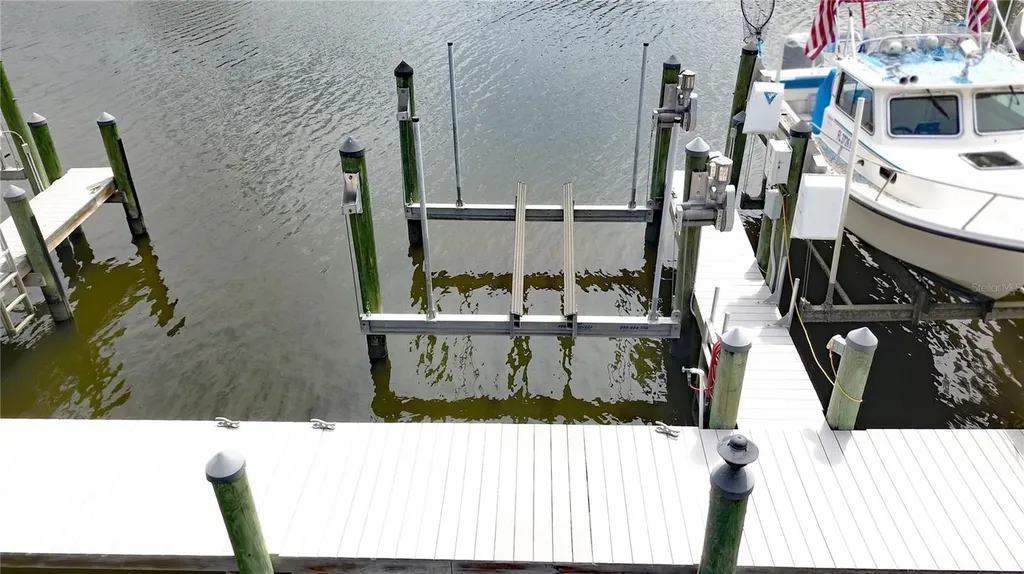 11040 W Cove Harbor Drive Crystal River FL 34428