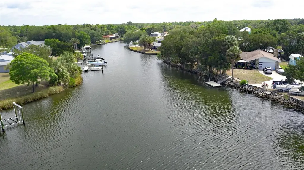 11040 W Cove Harbor Drive Crystal River FL 34428