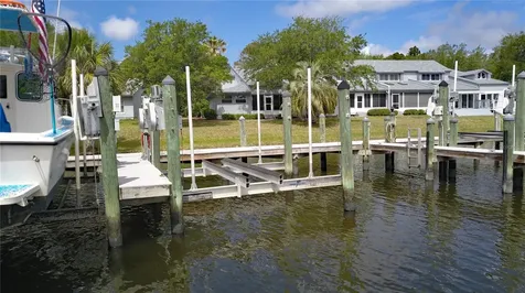 11040 W Cove Harbor Drive Crystal River FL 34428