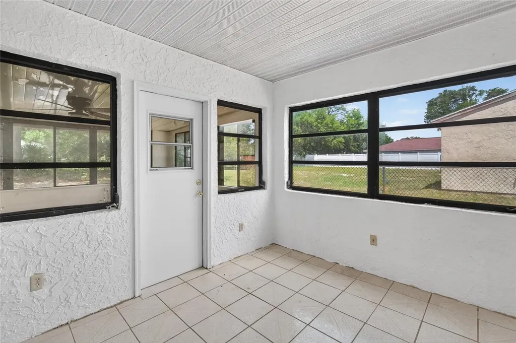 329 Oak Track Drive Ocala FL 34472