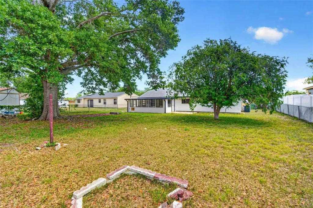 329 Oak Track Drive Ocala FL 34472