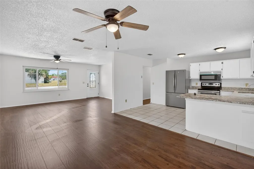 329 Oak Track Drive Ocala FL 34472