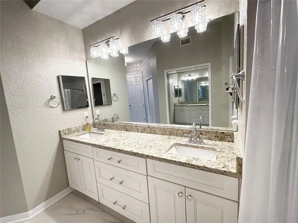 1326 Emerald Dunes Drive Sun City Center FL 33573