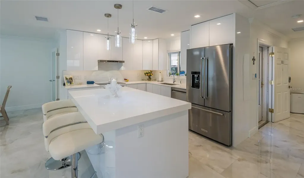 1900 Benjamin Franklin Drive Sarasota FL 34236