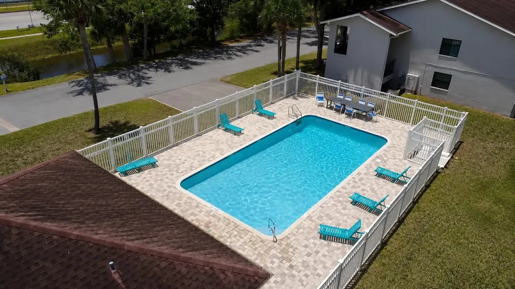 2275 62nd Avenue N St Petersburg FL 33713