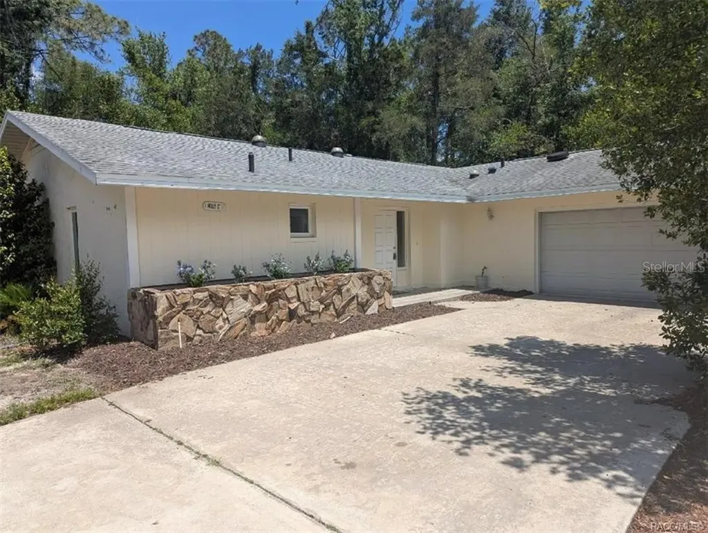 1 Holly Court Homosassa FL 34446