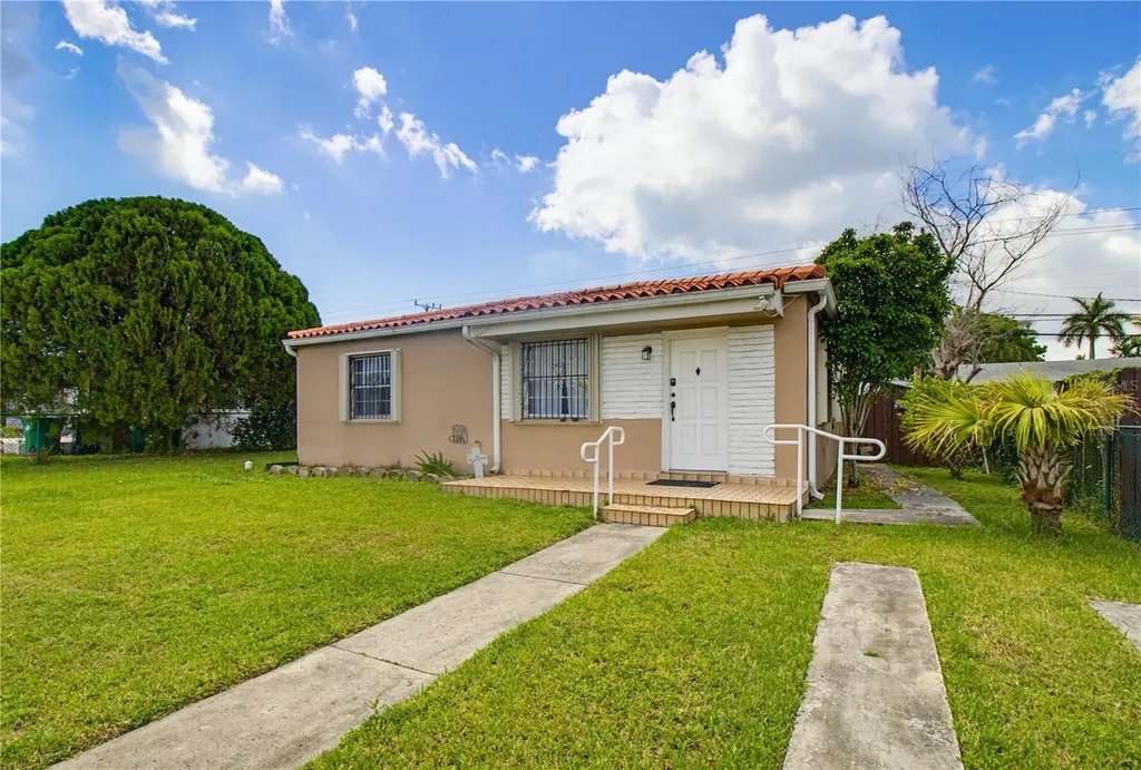 6342 SW 39th Terrace Miami FL 33155