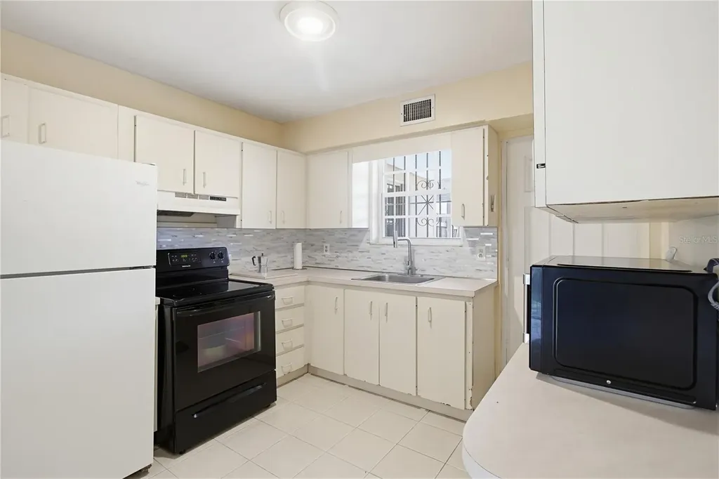 6342 SW 39th Terrace Miami FL 33155