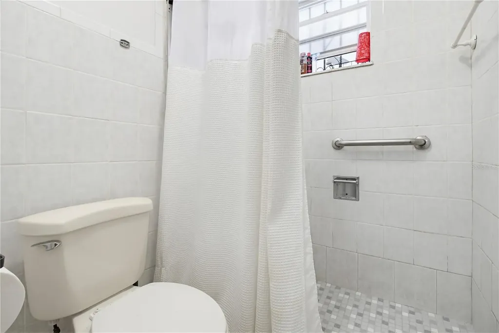 6342 SW 39th Terrace Miami FL 33155