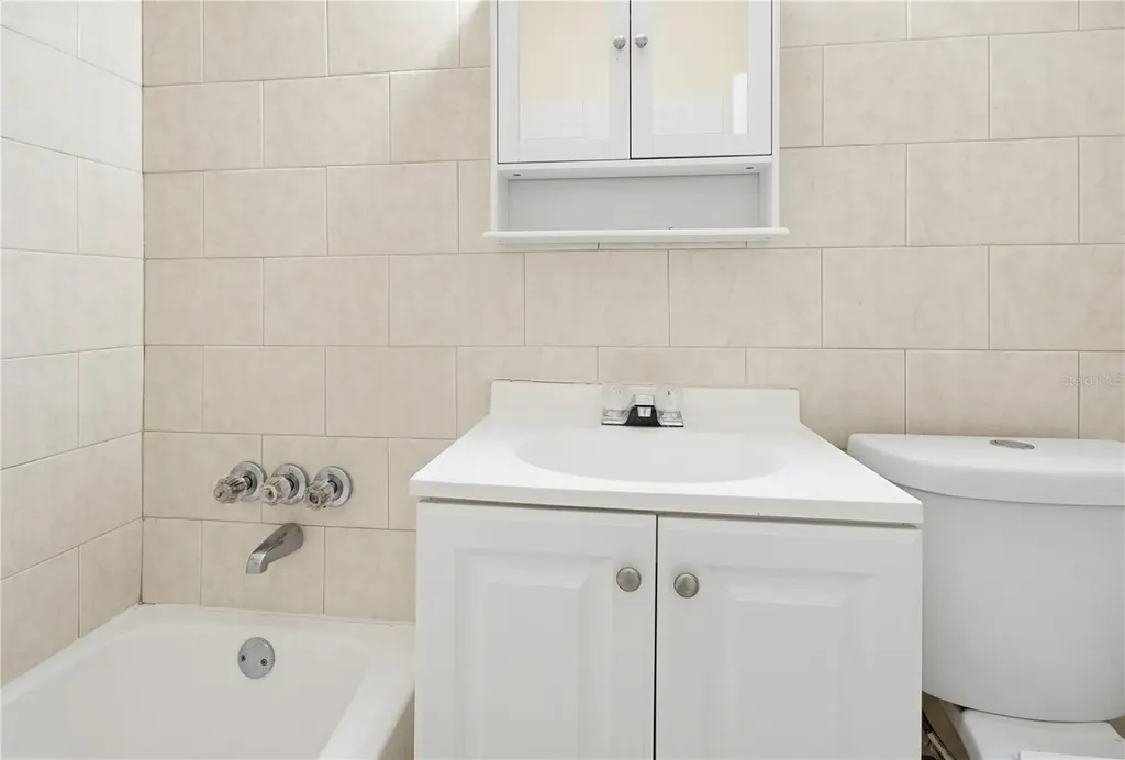 6342 SW 39th Terrace Miami FL 33155
