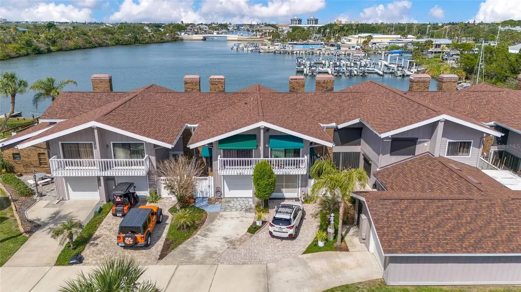 121 Lagoon Court New Smyrna Beach FL 32169