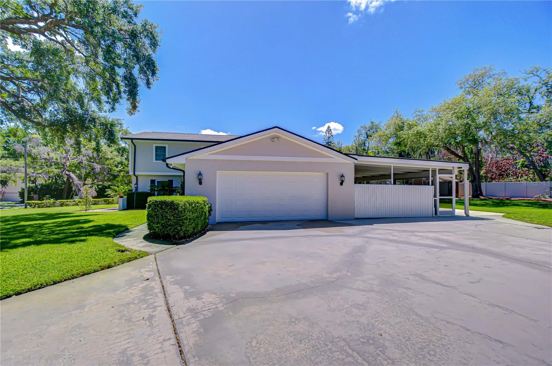 11912 Riverhills Drive Tampa FL 33617