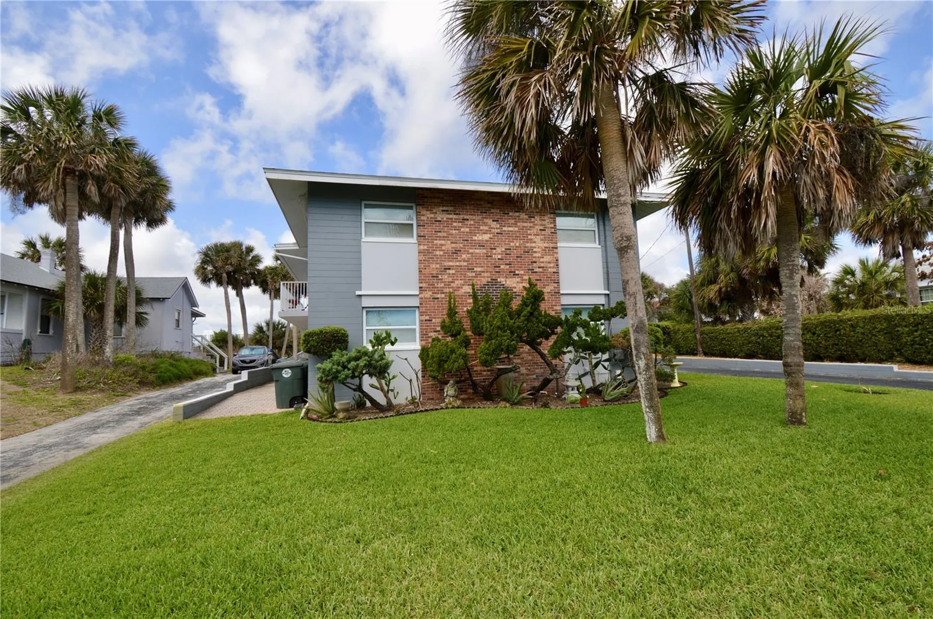 835 N Grandview Avenue Daytona Beach FL 32118