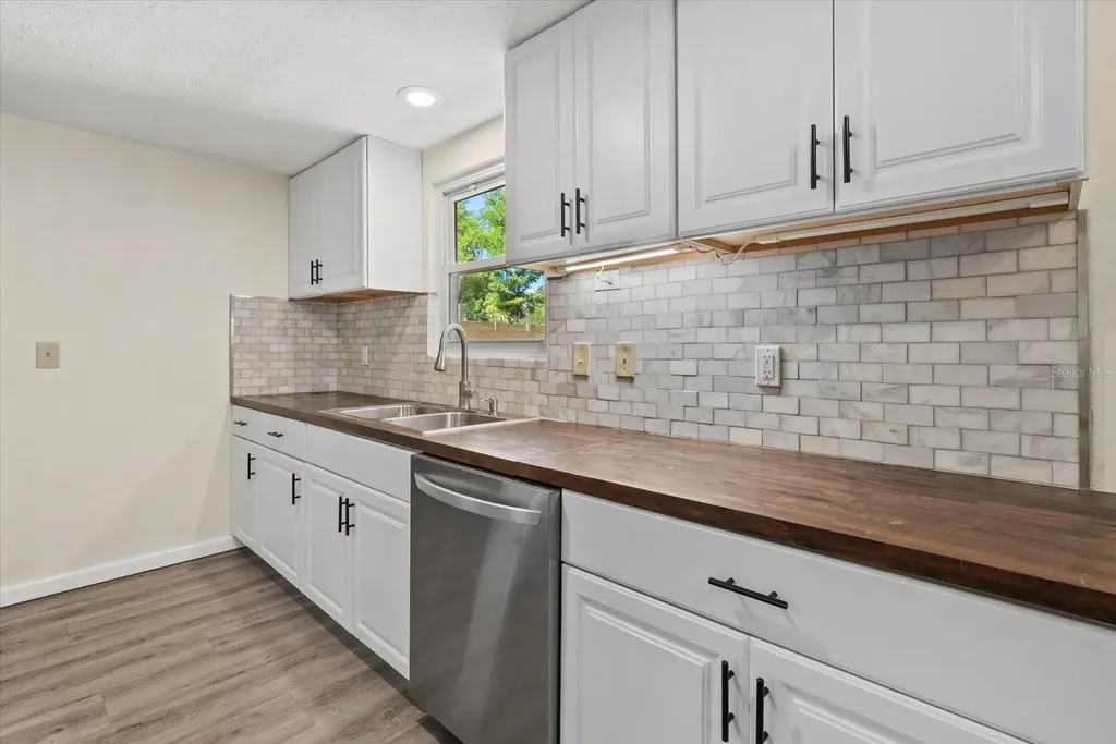 4034 S Lockwood Ridge Road Sarasota FL 34231
