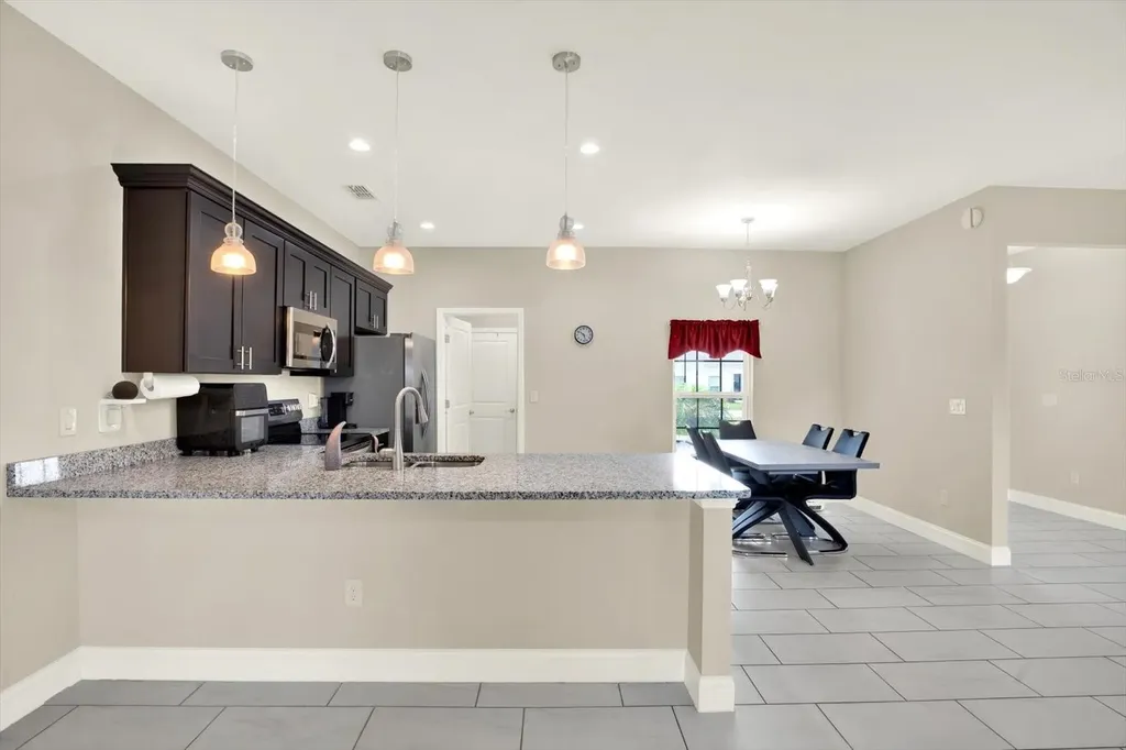 621 Palmdale Avenue Avon Park FL 33825