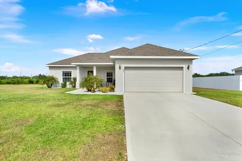 621 Palmdale Avenue Avon Park FL 33825