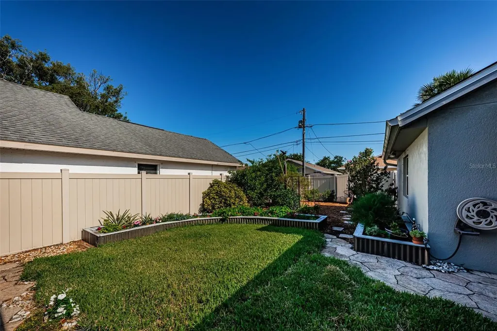 5119 21st Avenue N St Petersburg FL 33710