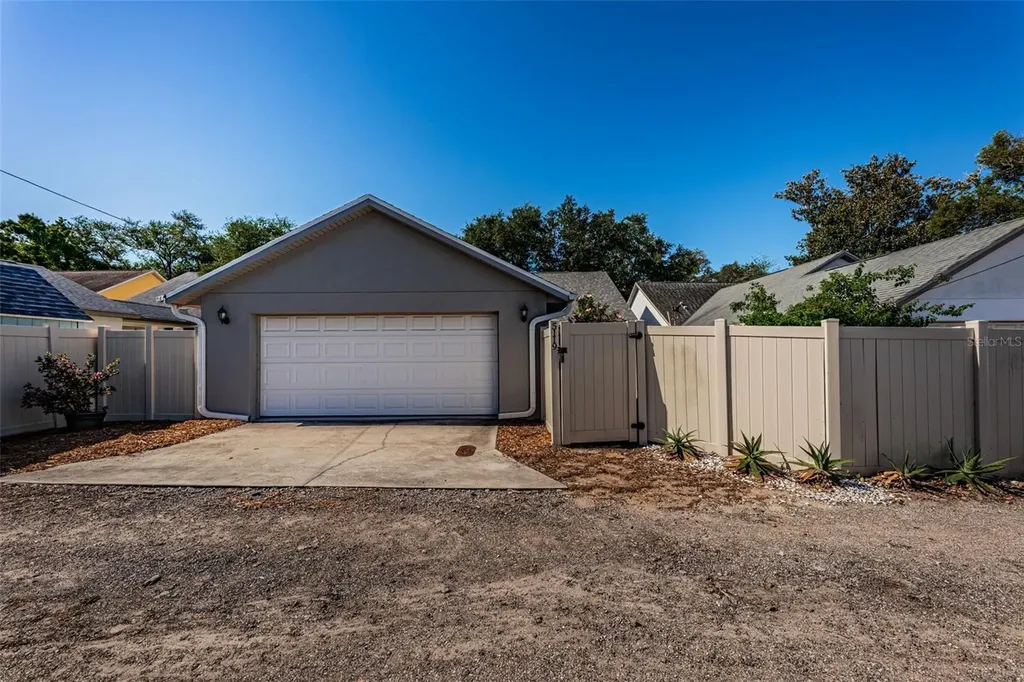5119 21st Avenue N St Petersburg FL 33710