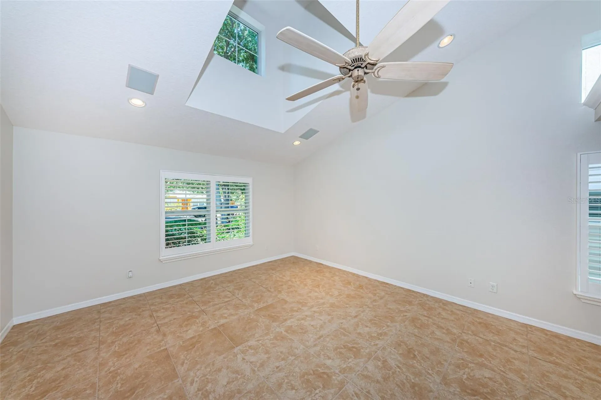 5119 21st Avenue N St Petersburg FL 33710