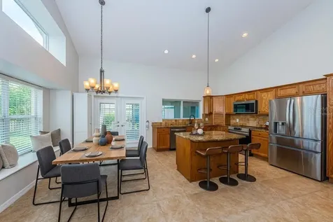 5119 21st Avenue N St Petersburg FL 33710