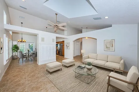 5119 21st Avenue N St Petersburg FL 33710