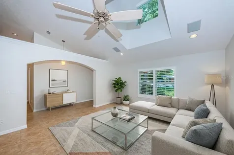 5119 21st Avenue N St Petersburg FL 33710