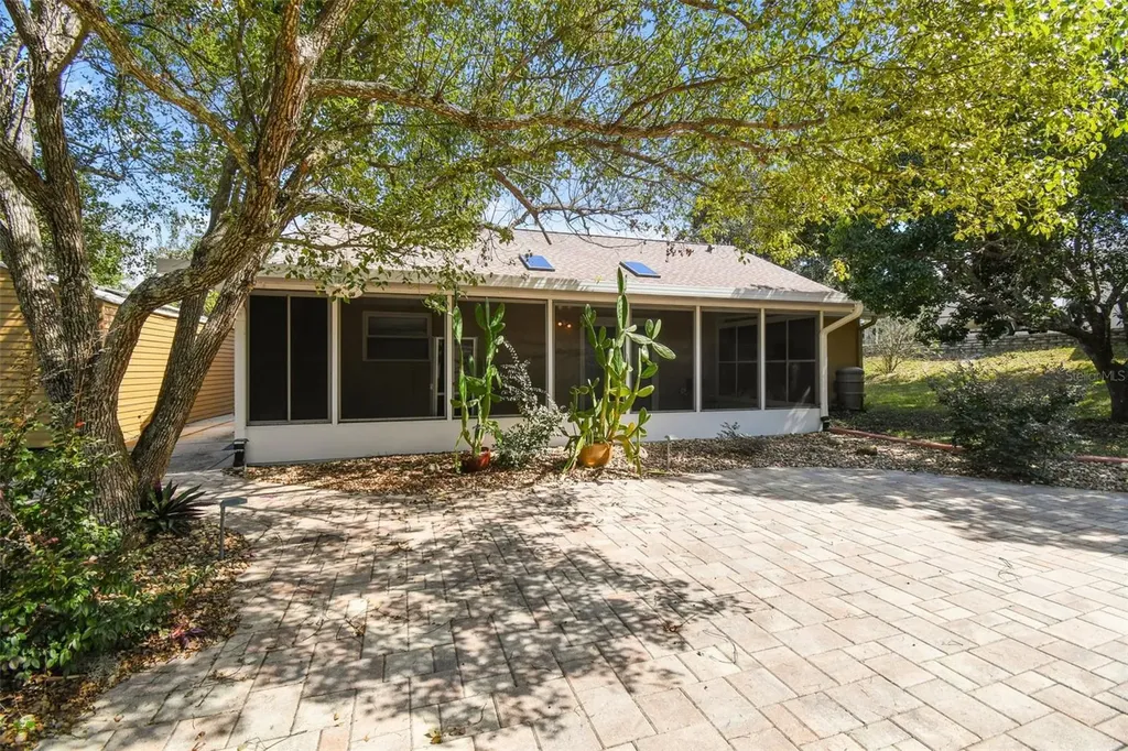7021 Oregon Chickadee Road Weeki Wachee FL 34613
