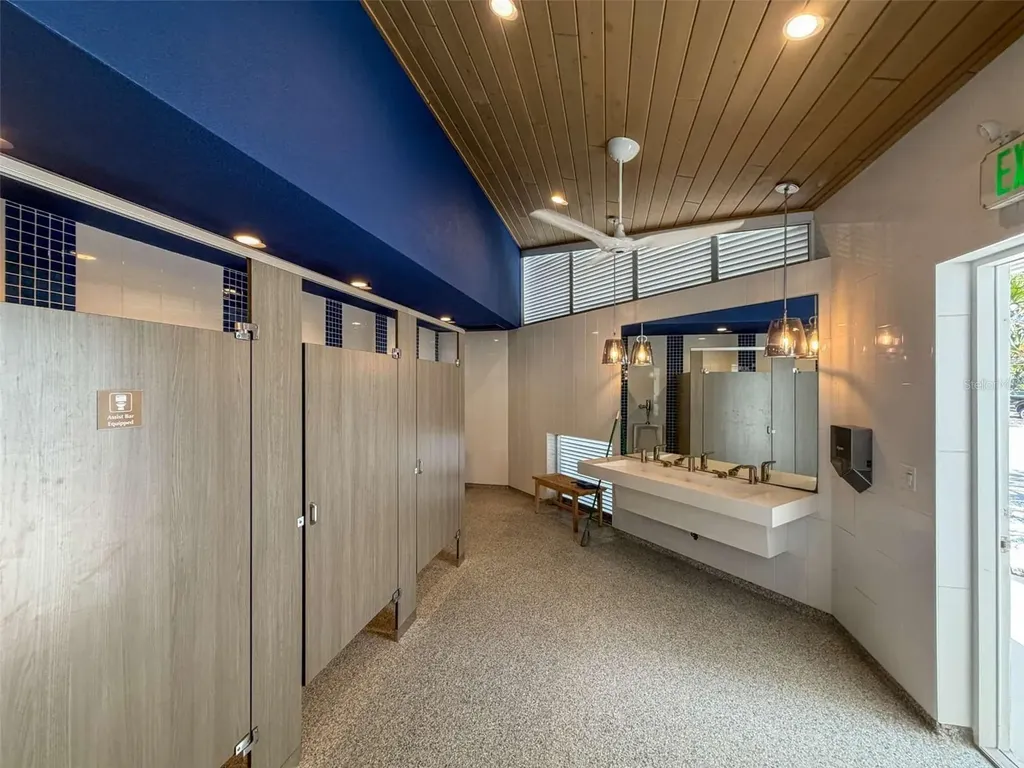 2013 Harbour Links Drive Longboat Key FL 34228