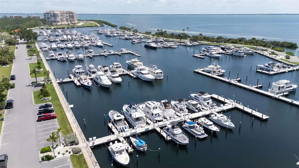 2013 Harbour Links Drive Longboat Key FL 34228